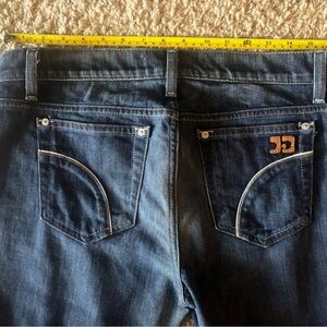 Joe's Jeans Dark Blue Denim capri’s with Button Detail